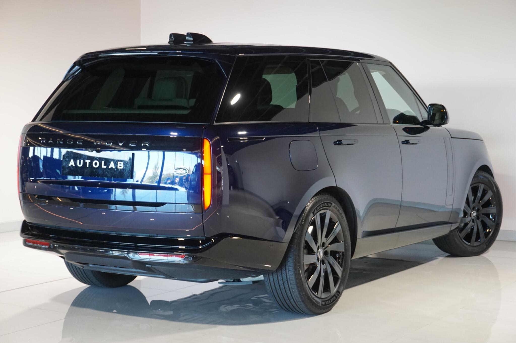 Land Rover Range Rover 3.0 D300 MHEV SE SUV 5dr Diesel Auto 4WD Euro 6 (s/s) (300 ps)